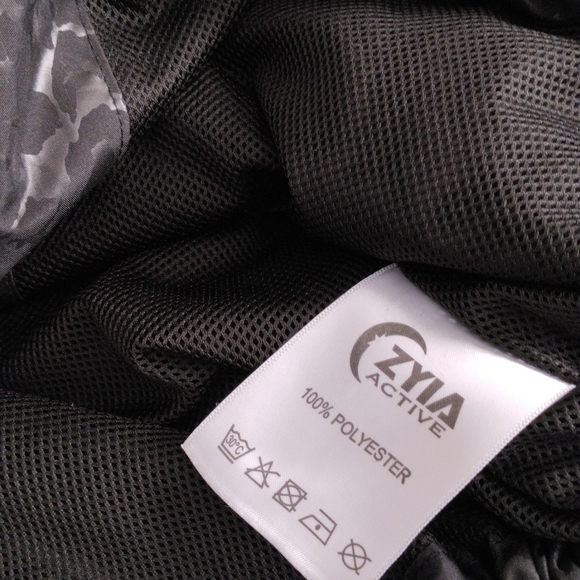 Zyia Active Medium Black Animal Print Lightweight Mesh Windbreaker Jade Jacket - Picture 12 of 16